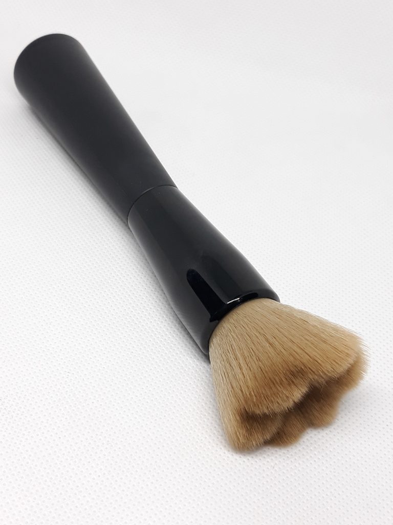 Essence Puderpinsel Flach – Weicher Makeup Pinsel Für Gepresstes & Loses Puder, Vegan
