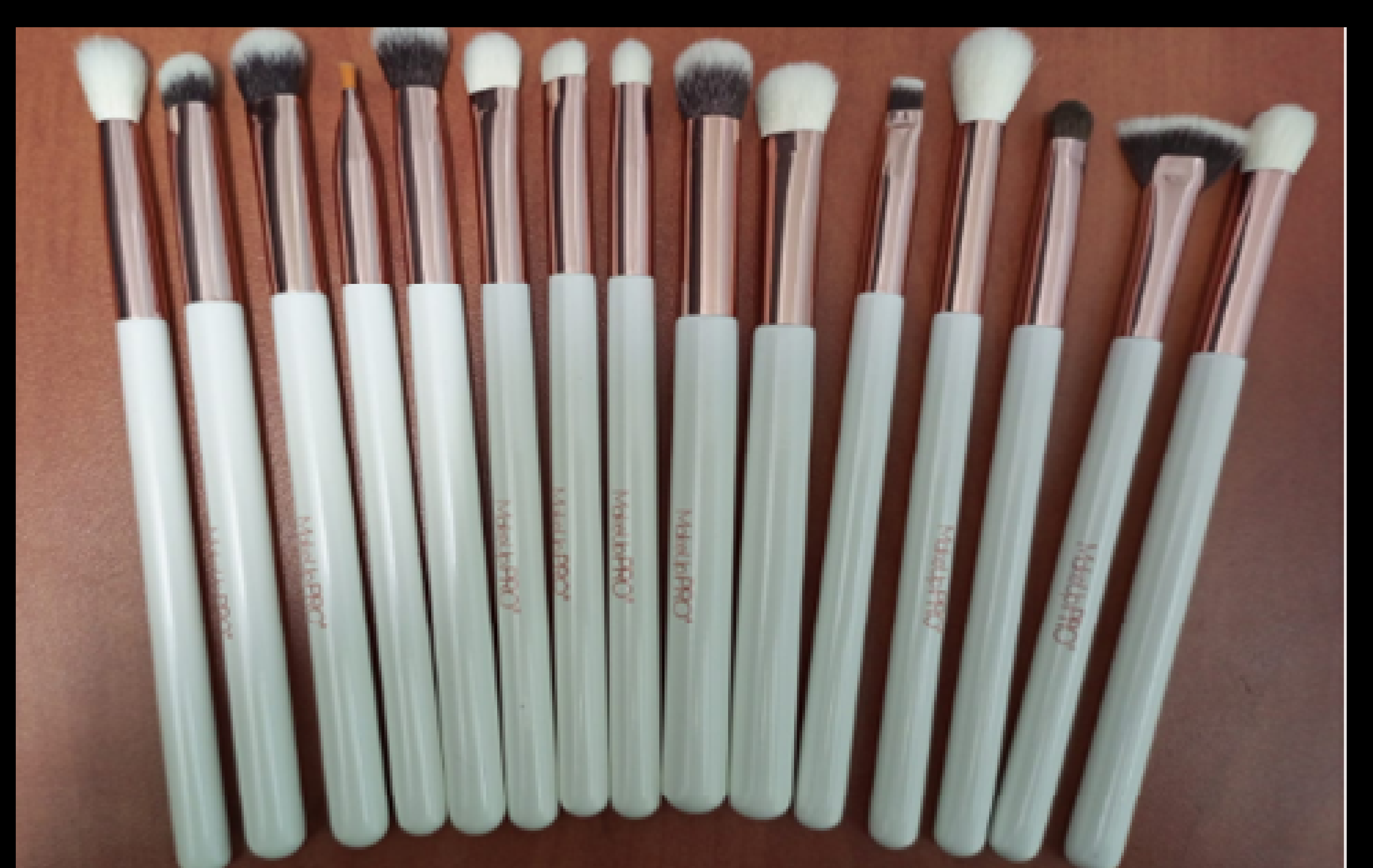 SET DE 15 BROCHAS DE MAQUILLAJE MAKEUP PRO WHITE - MAGÚ ECUADOR