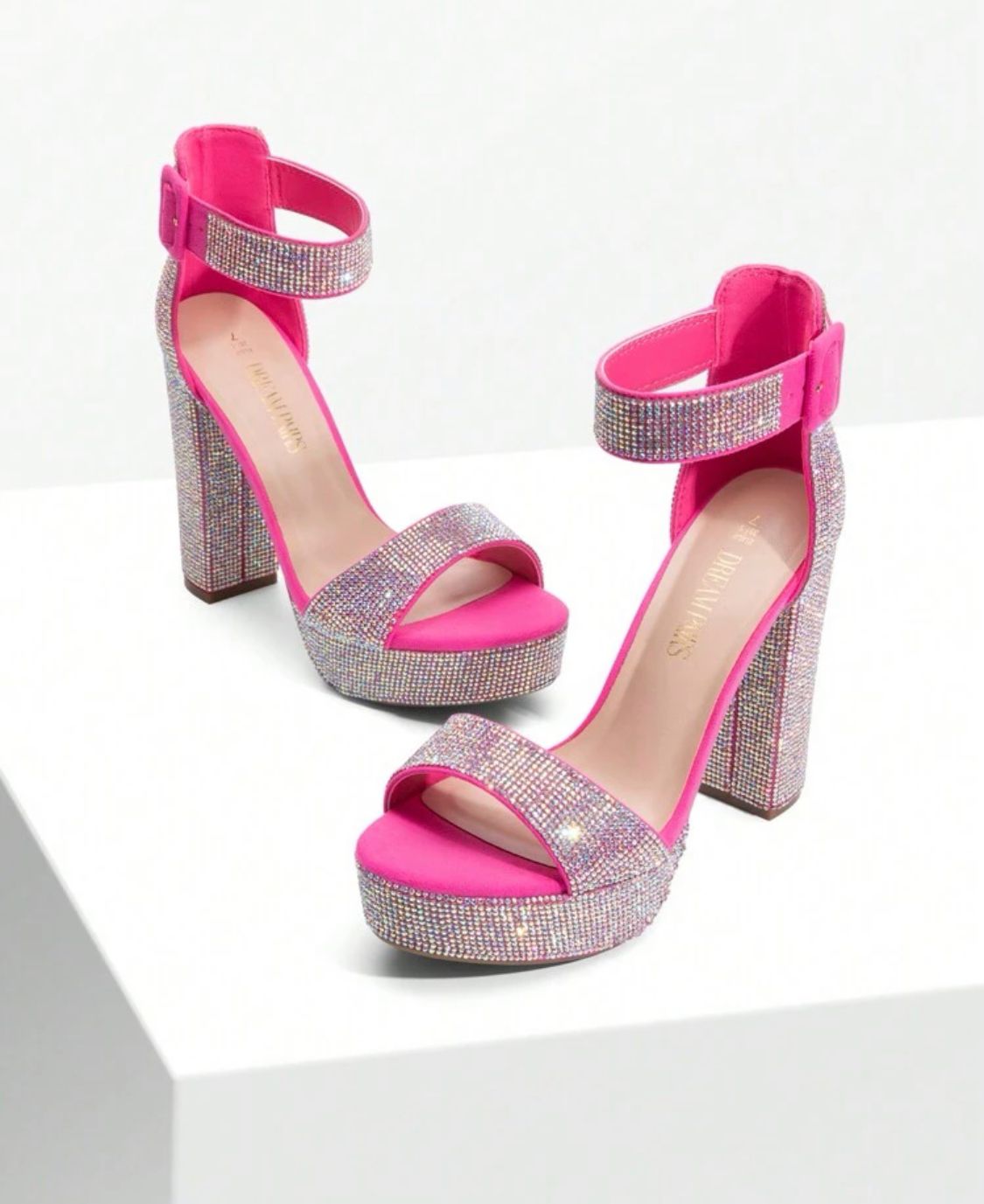 sandalias de tacon rosa y plata